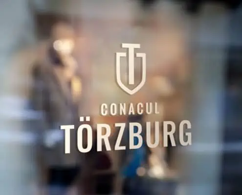 Torzburg strategie de brand hotel identitate vizuala boutique hotel Bran branding horeca Toud
