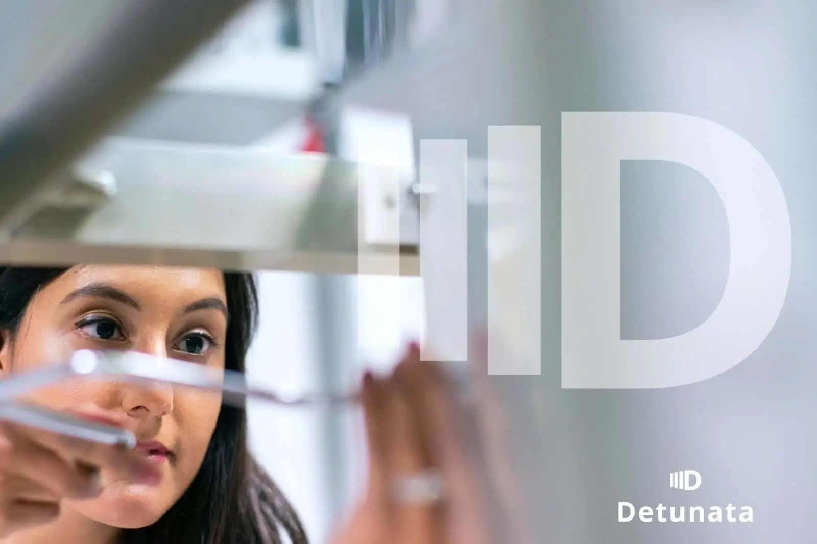 Detunata, identitate vizuala, branding, design, Toud, logo, logo design